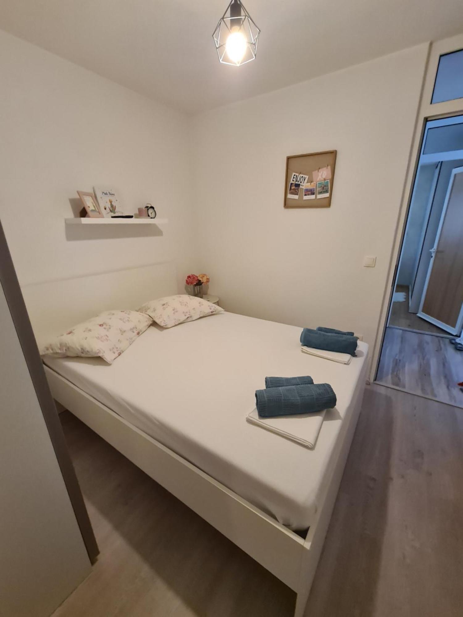 Mirjana Apartment *