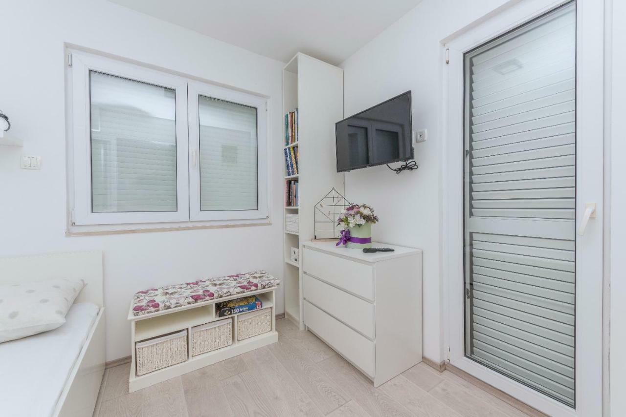 Mirjana Apartment *
