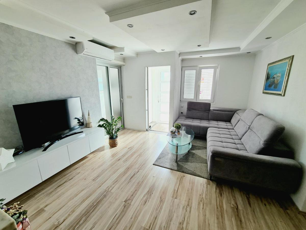 Mirjana Apartment *