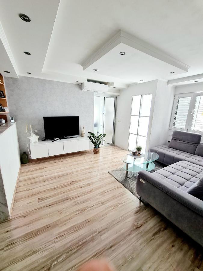 Mirjana Apartment *